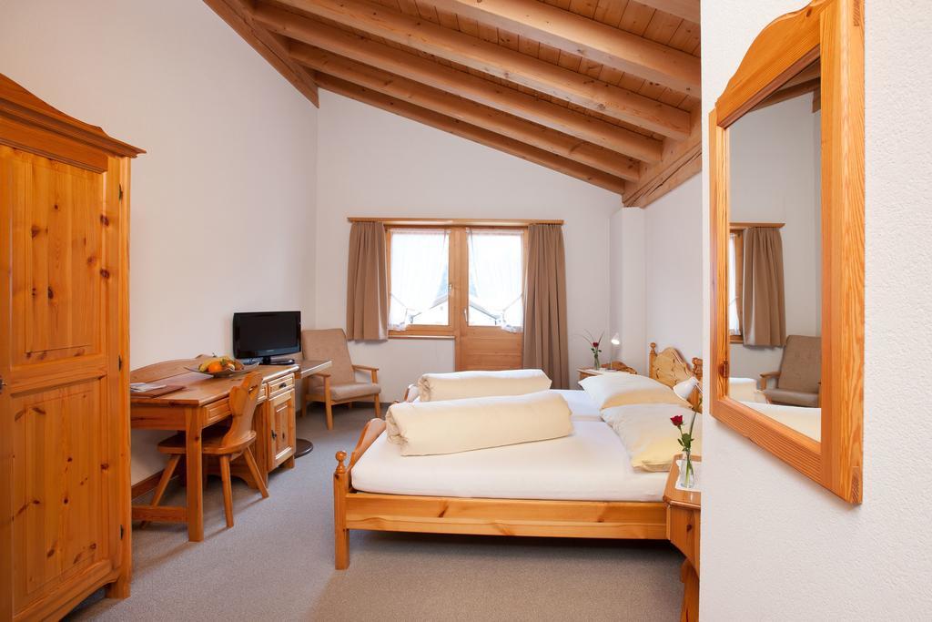 Hotel Pez Regina Lumbrein Номер фото
